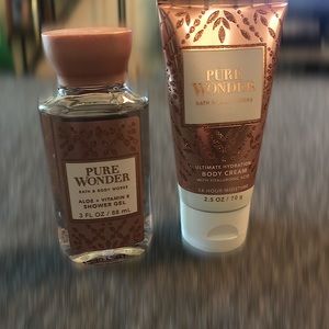Bath & Body Works shower gel & cream